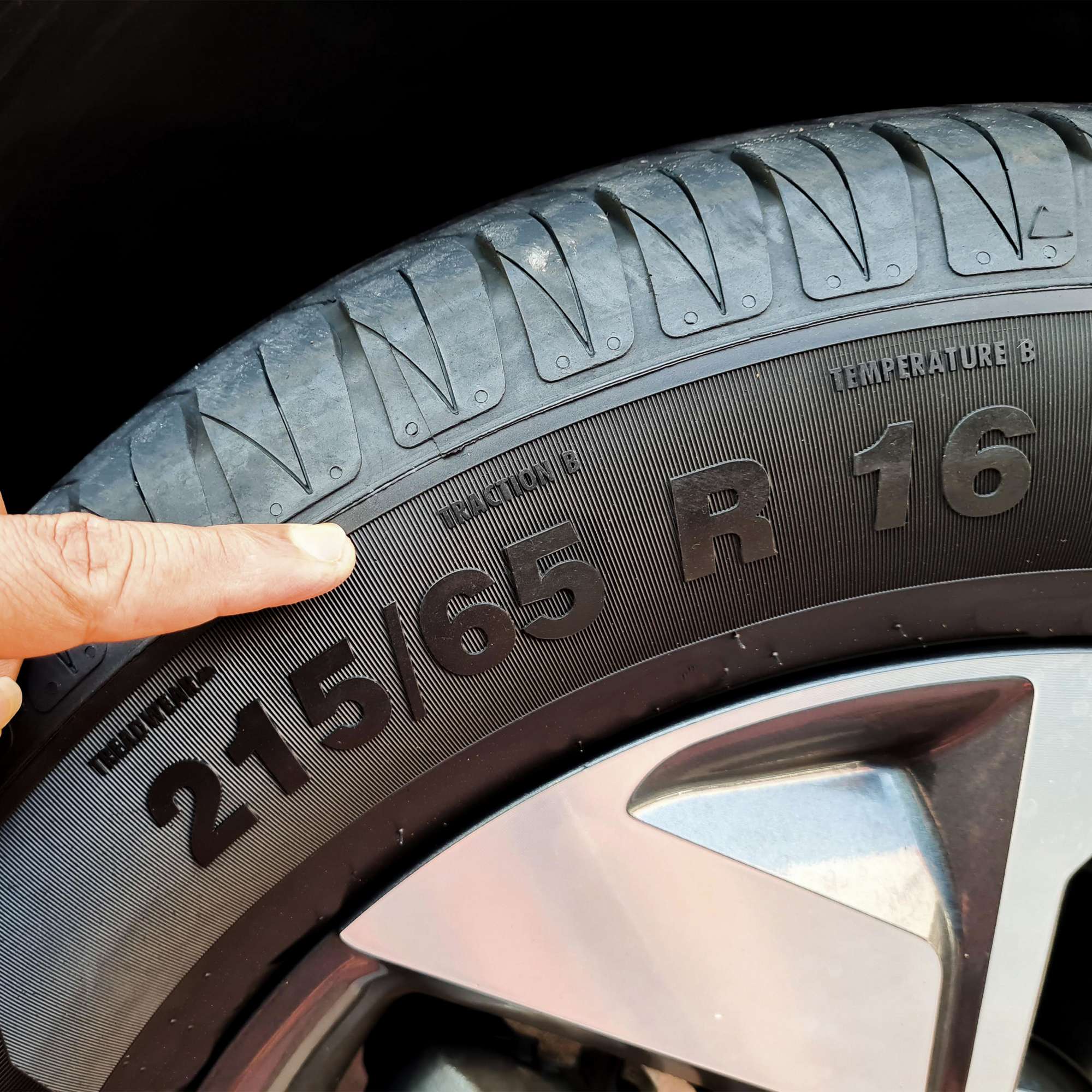 AllSeason_Tires_215_65_R16_Vergoelst_01Teaser_1920x1920.jpg
