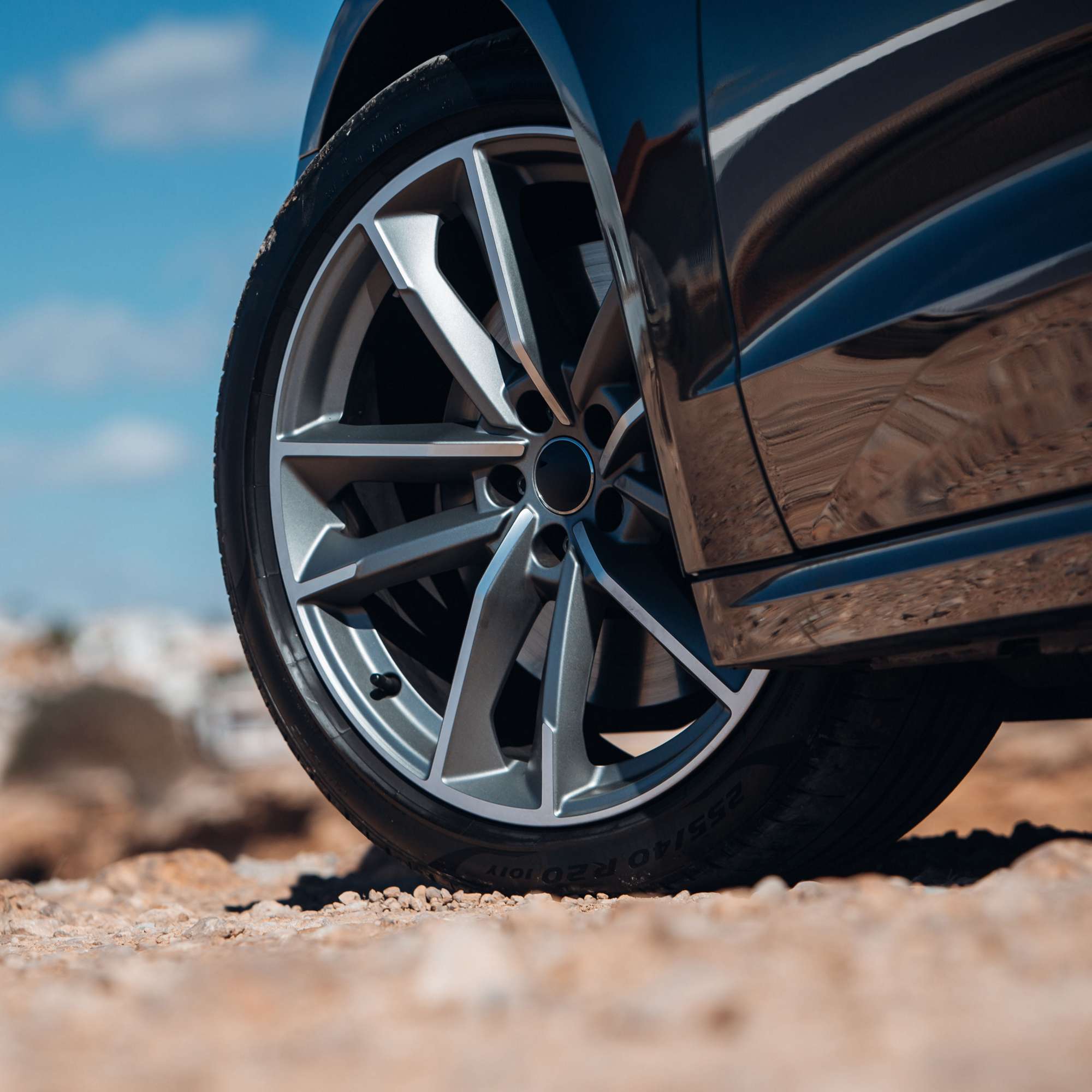 AllSeason_Tires_Vergoelst_05Teaser_1920x1920.jpg