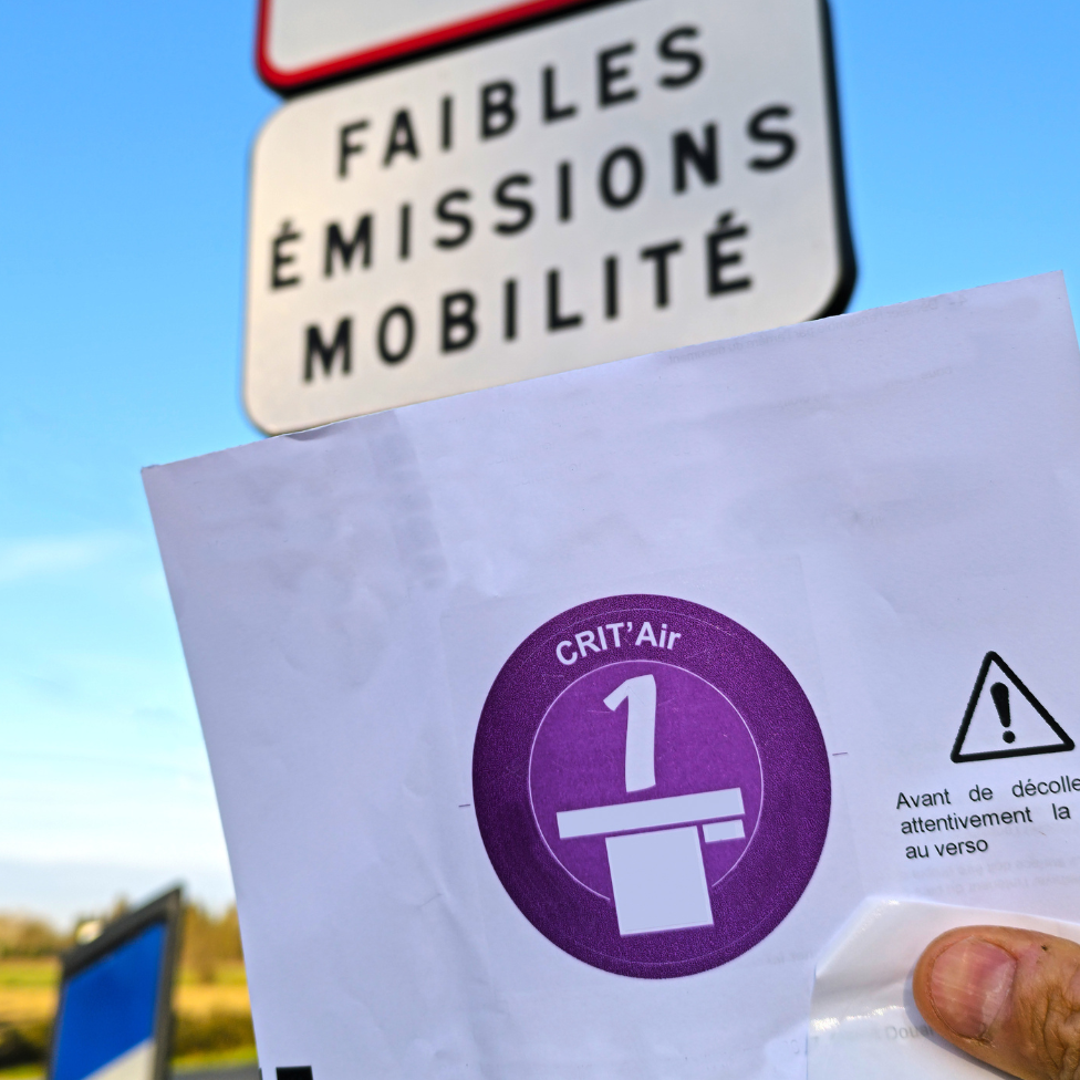 Image text teaser - 976x976 - COMPRENDRE À QUOI SERT LA VIGNETTE CRIT’AIR EN 2025