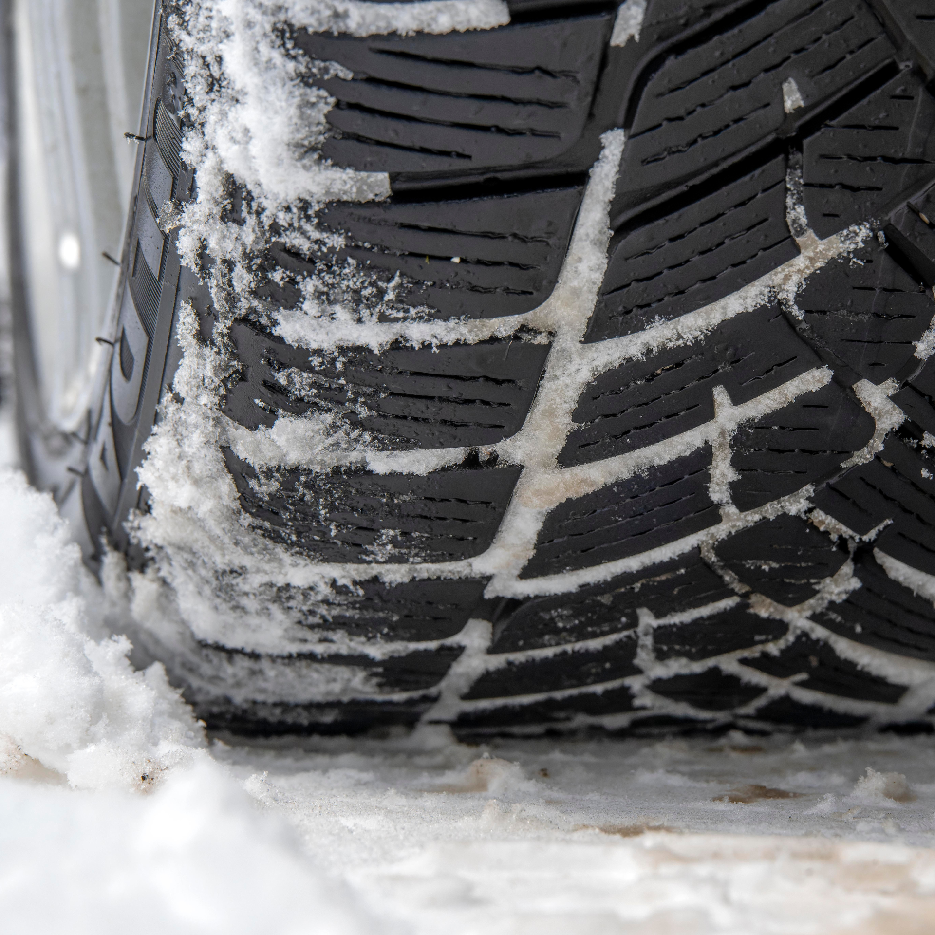 Image-Text Teaser - 1920x1920 - Comment choisir la bonne monte selon le véhicule et la température