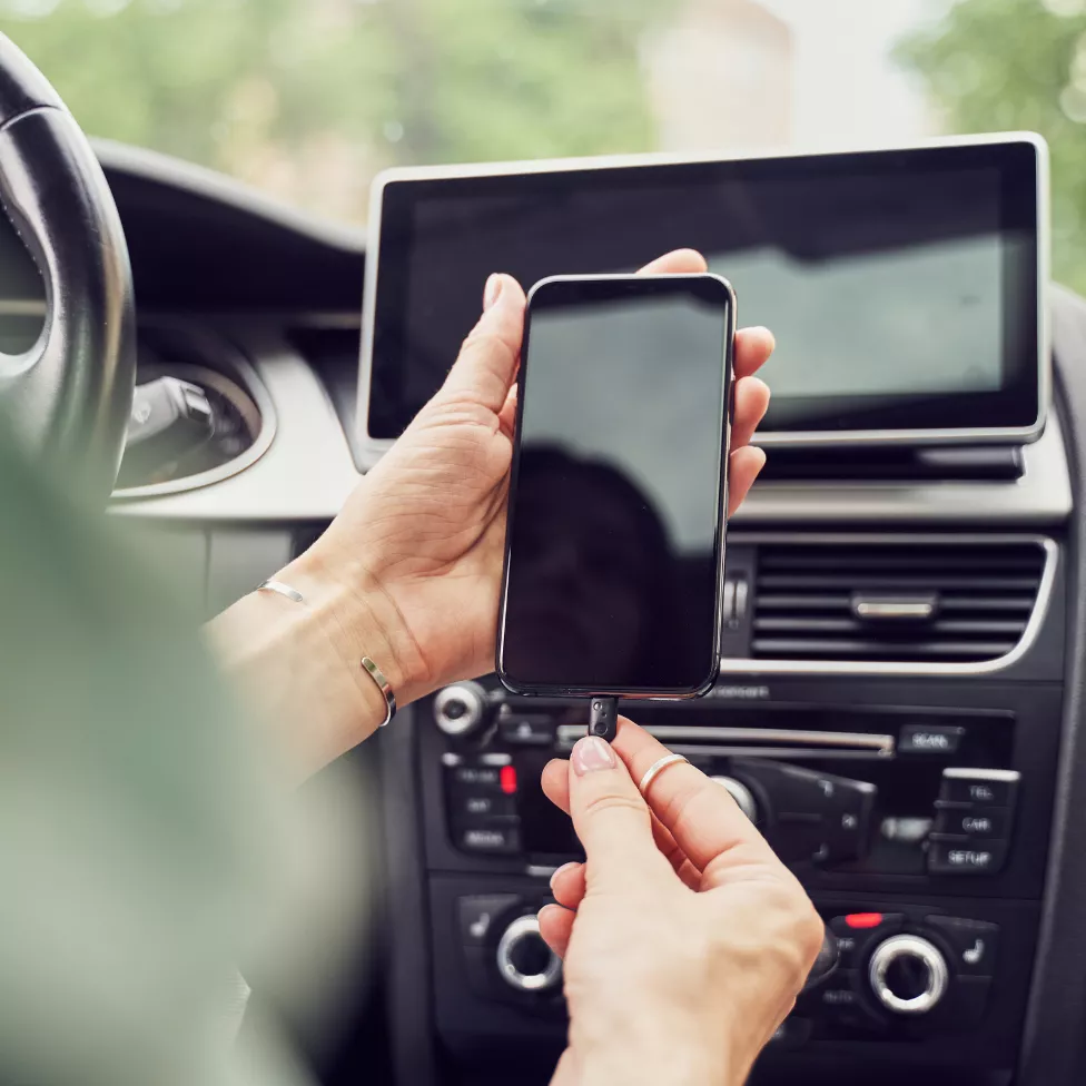 Image text teaser - 976x976 - Connecter Apple CarPlay Android Auto