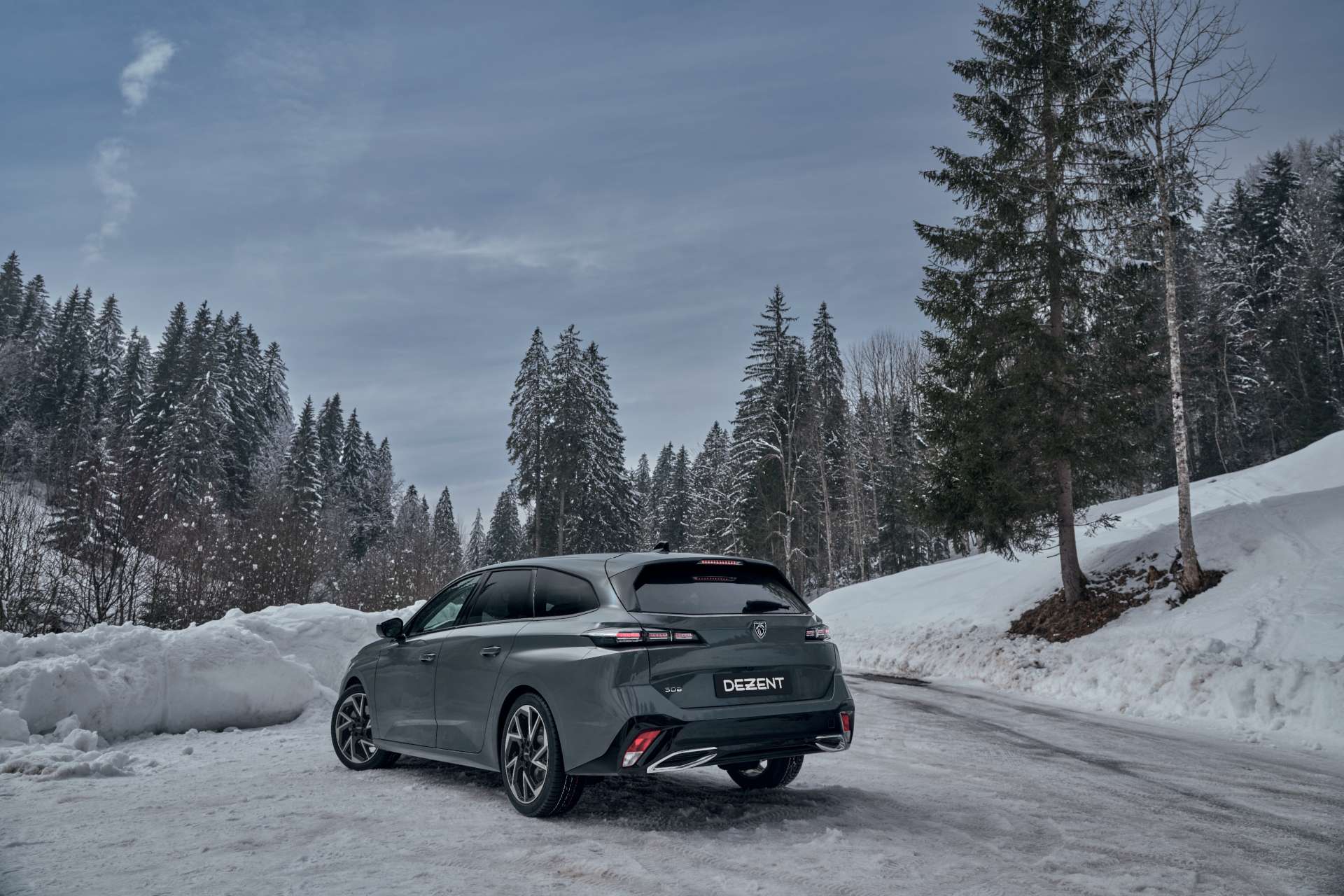 DEZENT-AP-dark-Peugeot-308-03