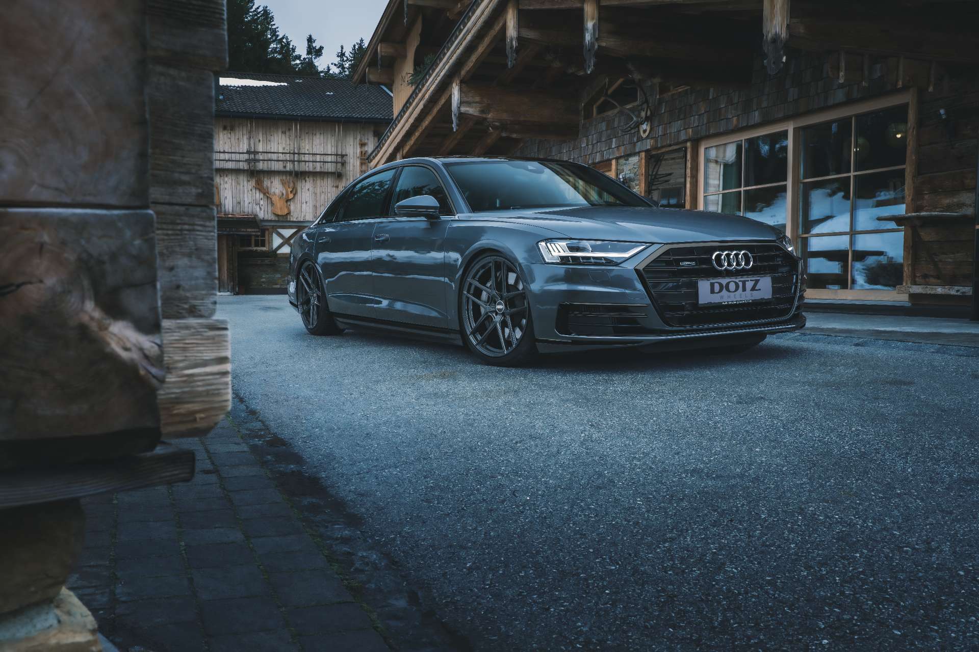 DOTZ-LagunaSeca-grey-Audi-A8-01