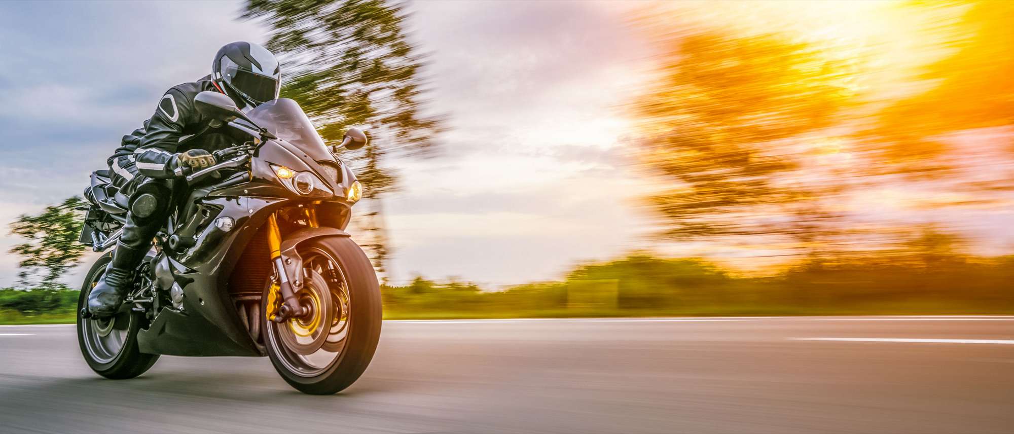 Motorcycle_Vergoelst_01MainMarketing_1920x822.jpg