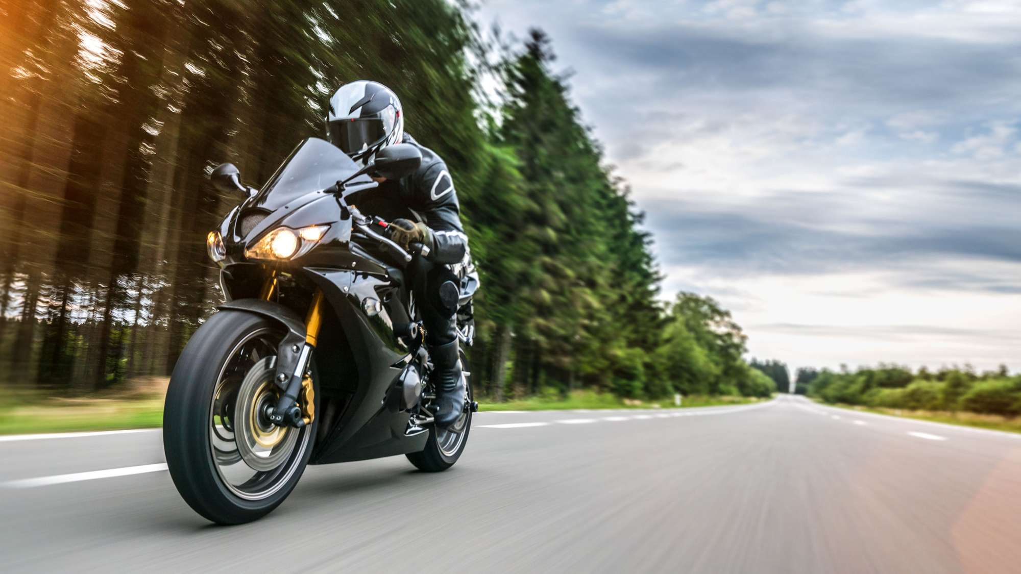 Motorcyle_DACH_01_1920x1080.jpg