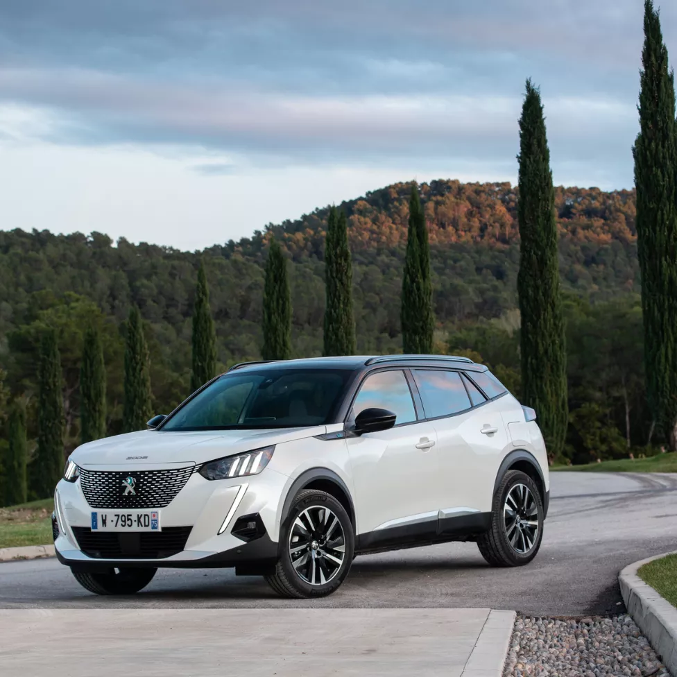 Image text teaser - 976x976 - PNEUS PEUGEOT 2008