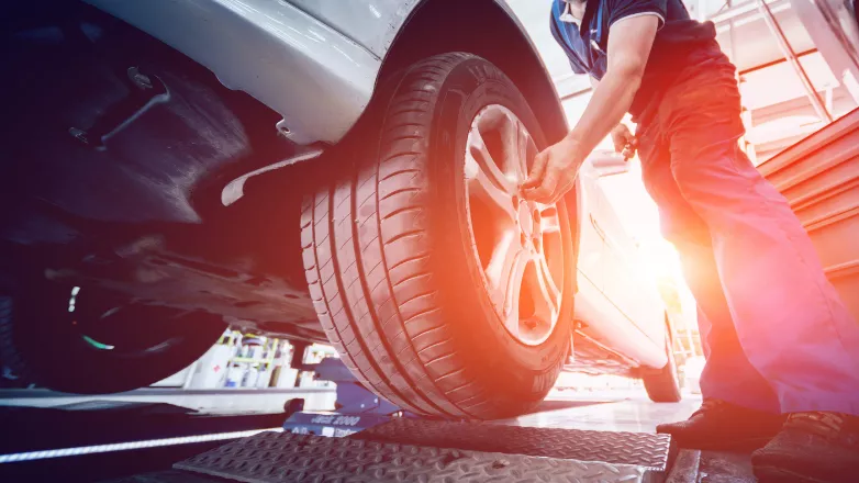 LinkTeaser Tile - 782x440 - Pression pneu fourgon aménagé : ce qu’il faut savoir avant de prendre la route