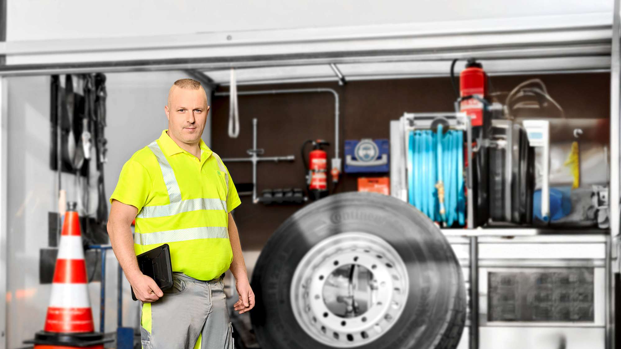 Tire_Fitter_Mobile-Truck_Vergoelst_10MarketingTeaser_1920x1080.jpg