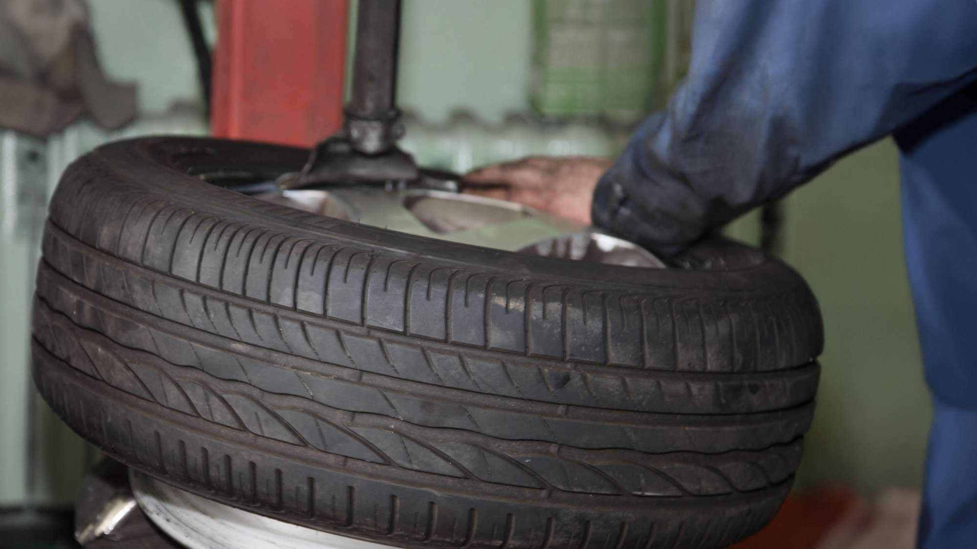 Tire_Service_Fit_tires_Vergoelst_01_MarketingTeaser_1920x1080.jpg