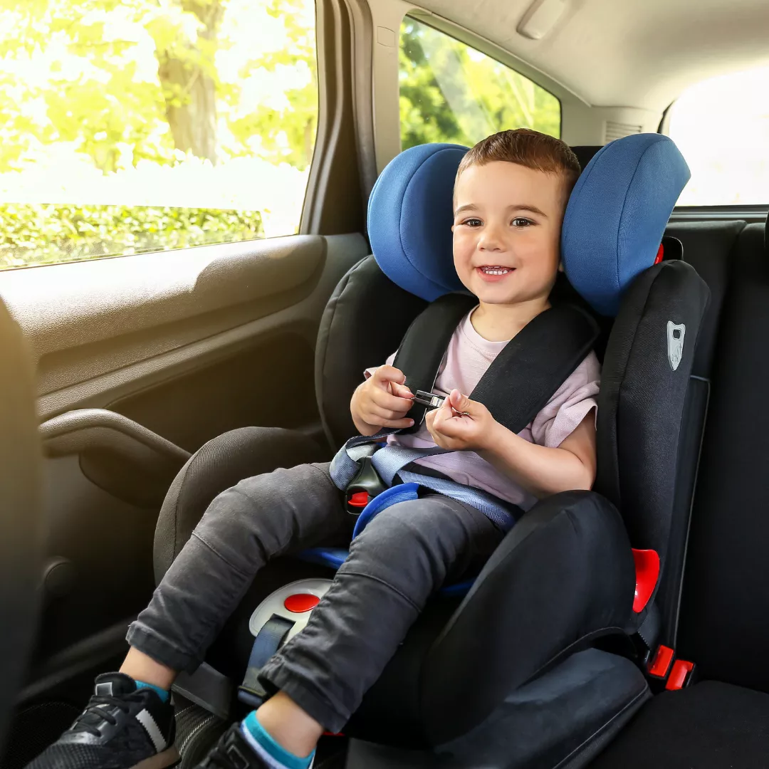 image text teaser_1080x1080 - Voyager en voiture avec des enfants : ce que dit la loi et les bons réflexes à connaître