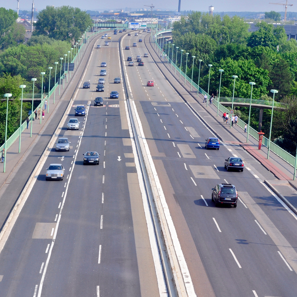 Image text teaser - 976x976 - aquaplaning distance securite
