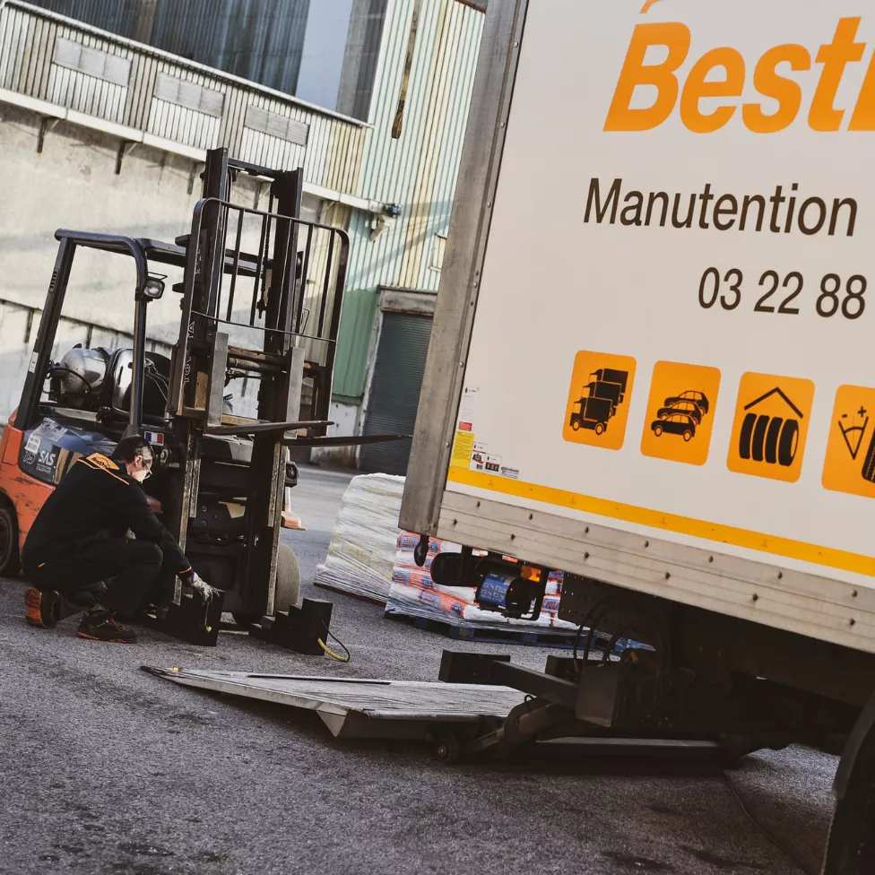 Image text teaser - 976x976 - atelier mobile manutention 