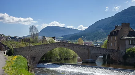 Brand Page - Stage Brand 1920x1080 - centre auto mende