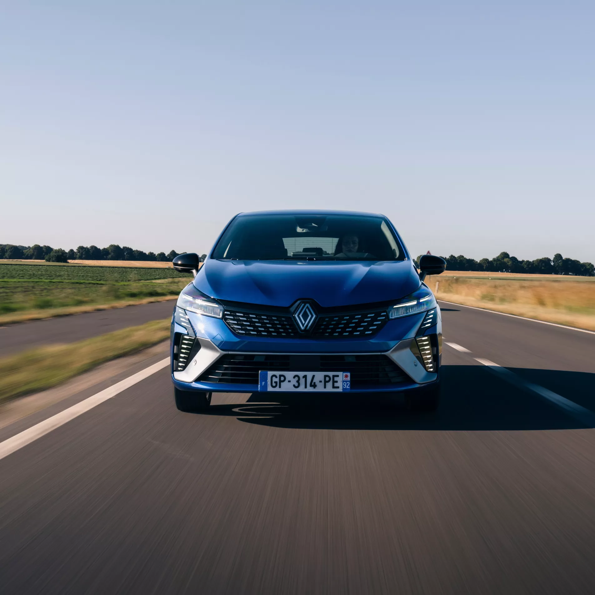 Information Teaser - 1905x1905 - clio renault ©Hamdi BEN LAGHA 