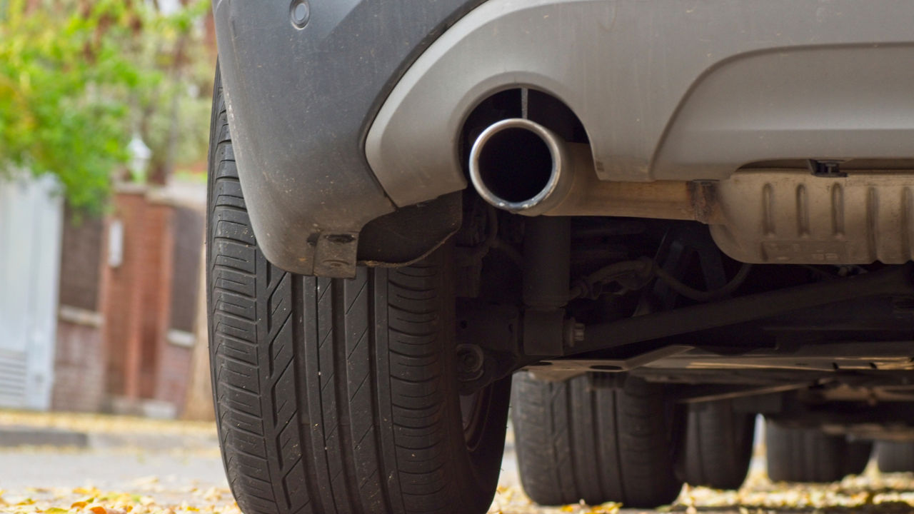 système d'échappement voiture