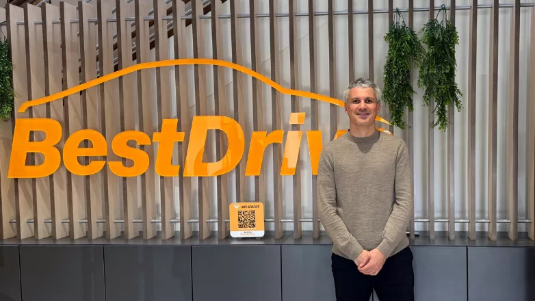 LinkTeaser Tile - 782x440 - contact 