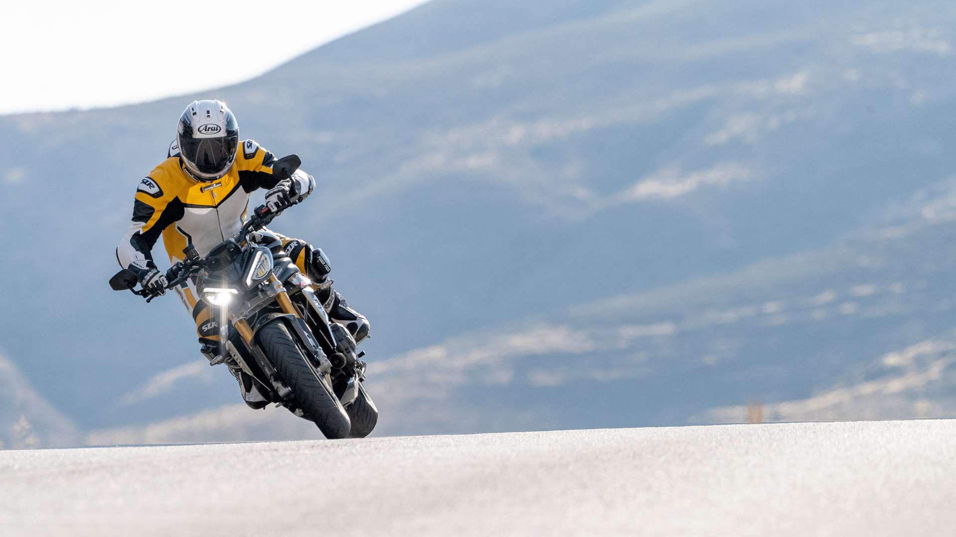 continental-moto-background.jpg