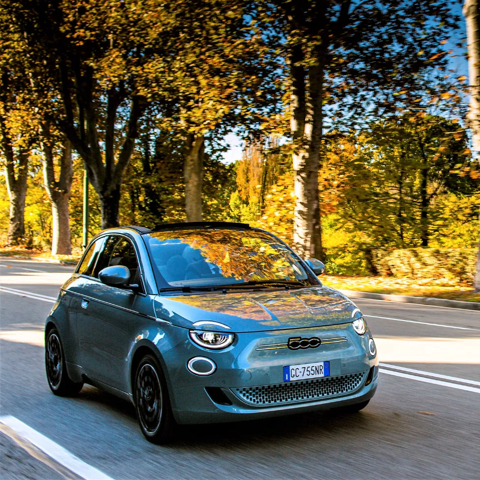 Image text teaser - 976x976 - fiat 500