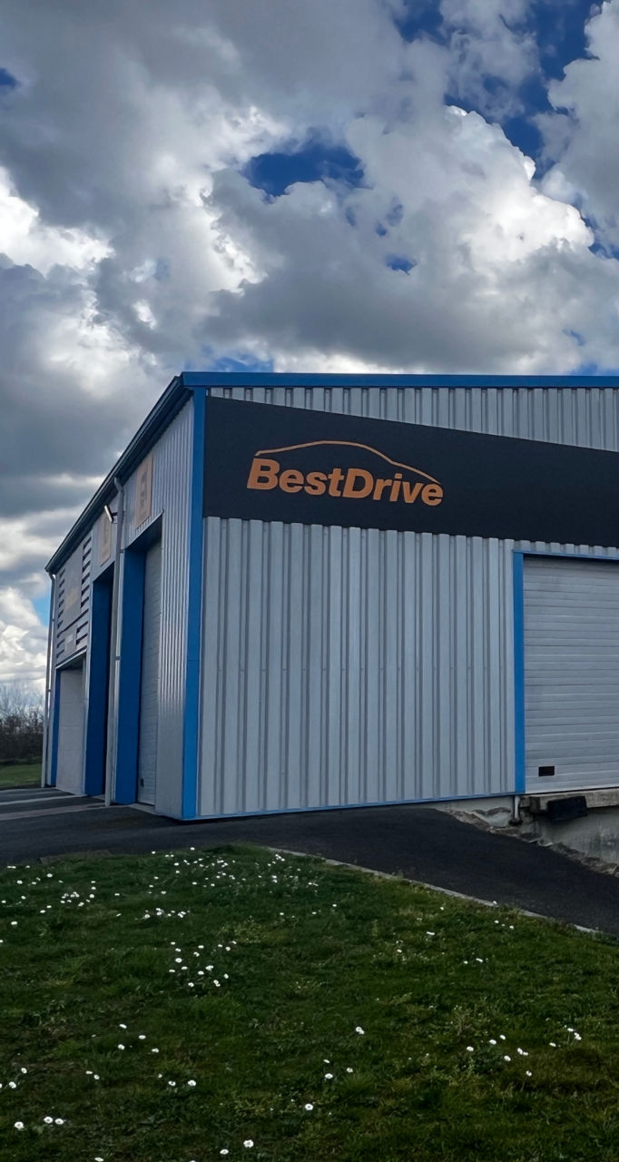 Carrousel Item - 1023x1920 - garage getigne nantes