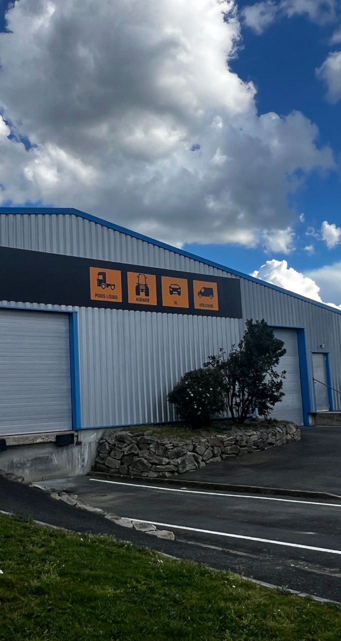 Carrousel Item - 1023x1920 - garage getigne nantes (2)