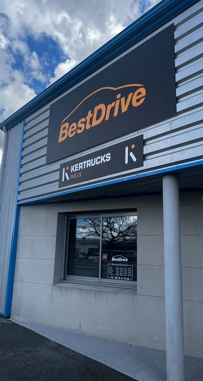 Carrousel Item - 1023x1920 - garage getigne nantes (3)