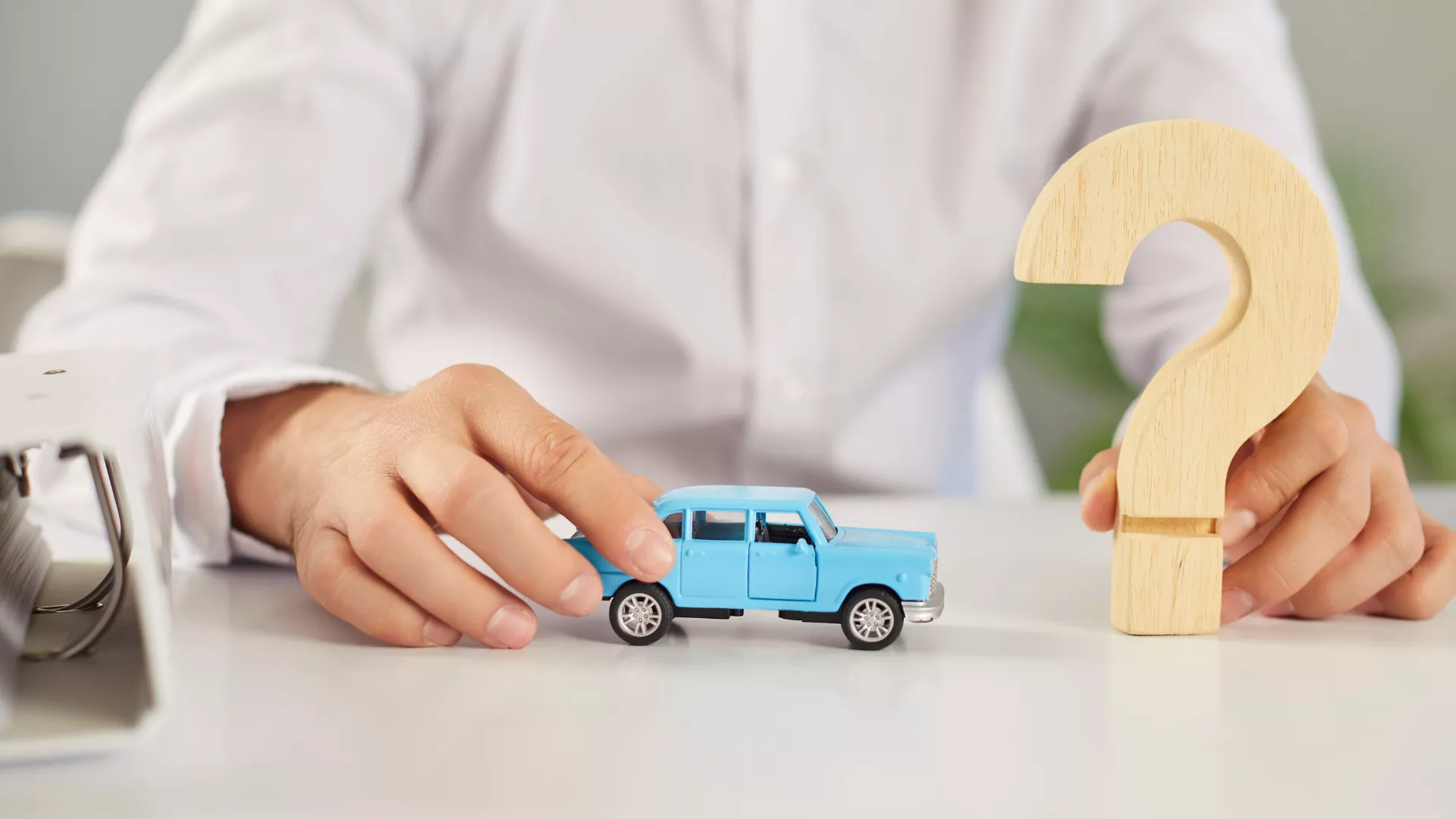 Background text teaser - ma voiture fait du bruit quand j accelere