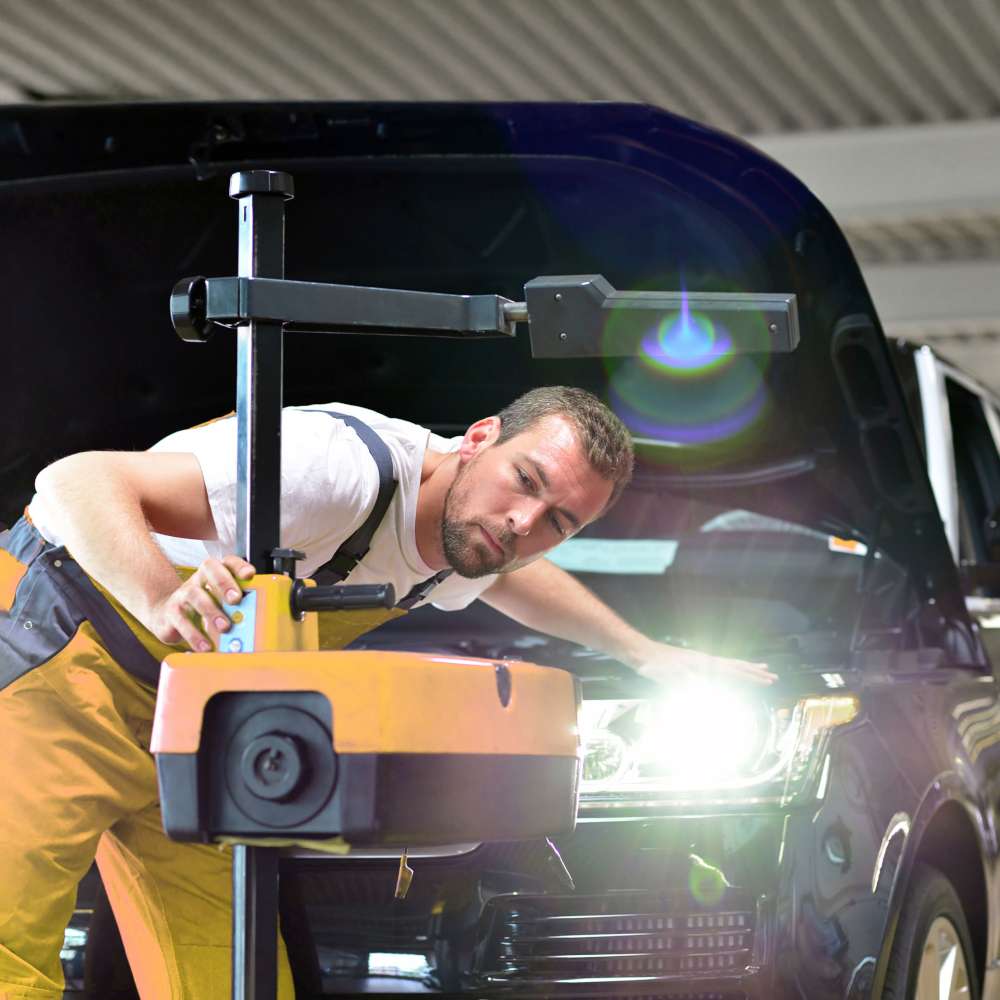 Kontrola a nastavenie hlavných svetlometov LED / XENON