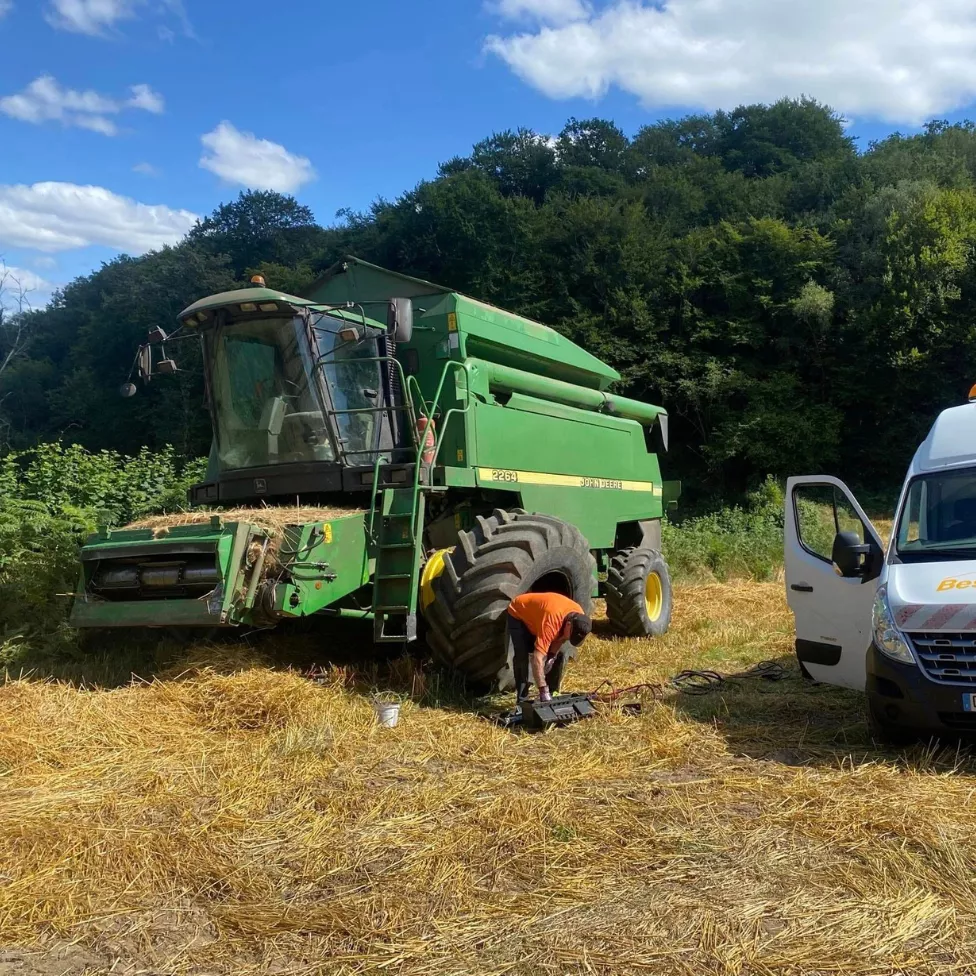 Image text teaser - 976x976 - pneu tracteur réparation