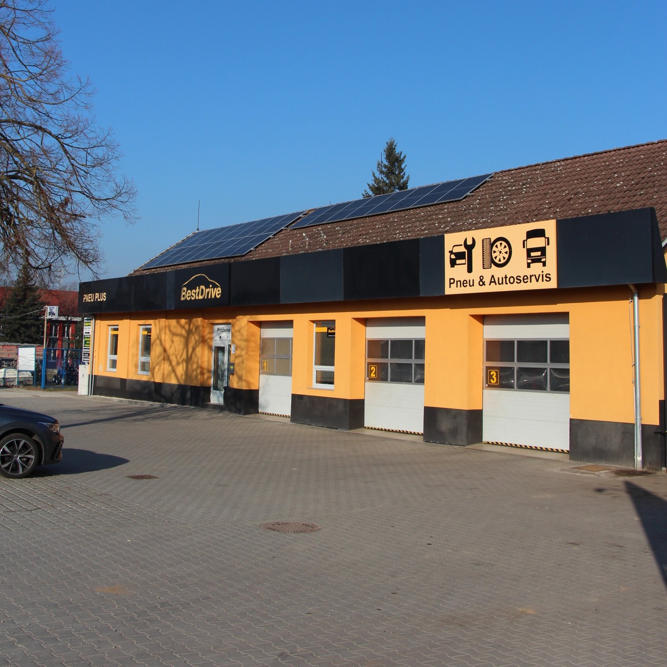 pneuplus-hodonin.JPG