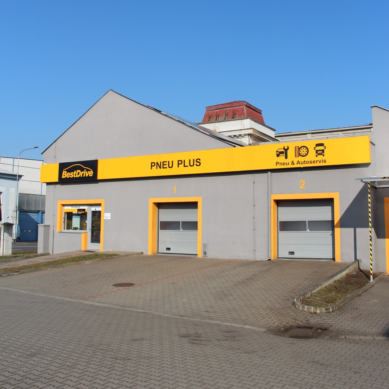 pneuplus-kromeriz.JPG