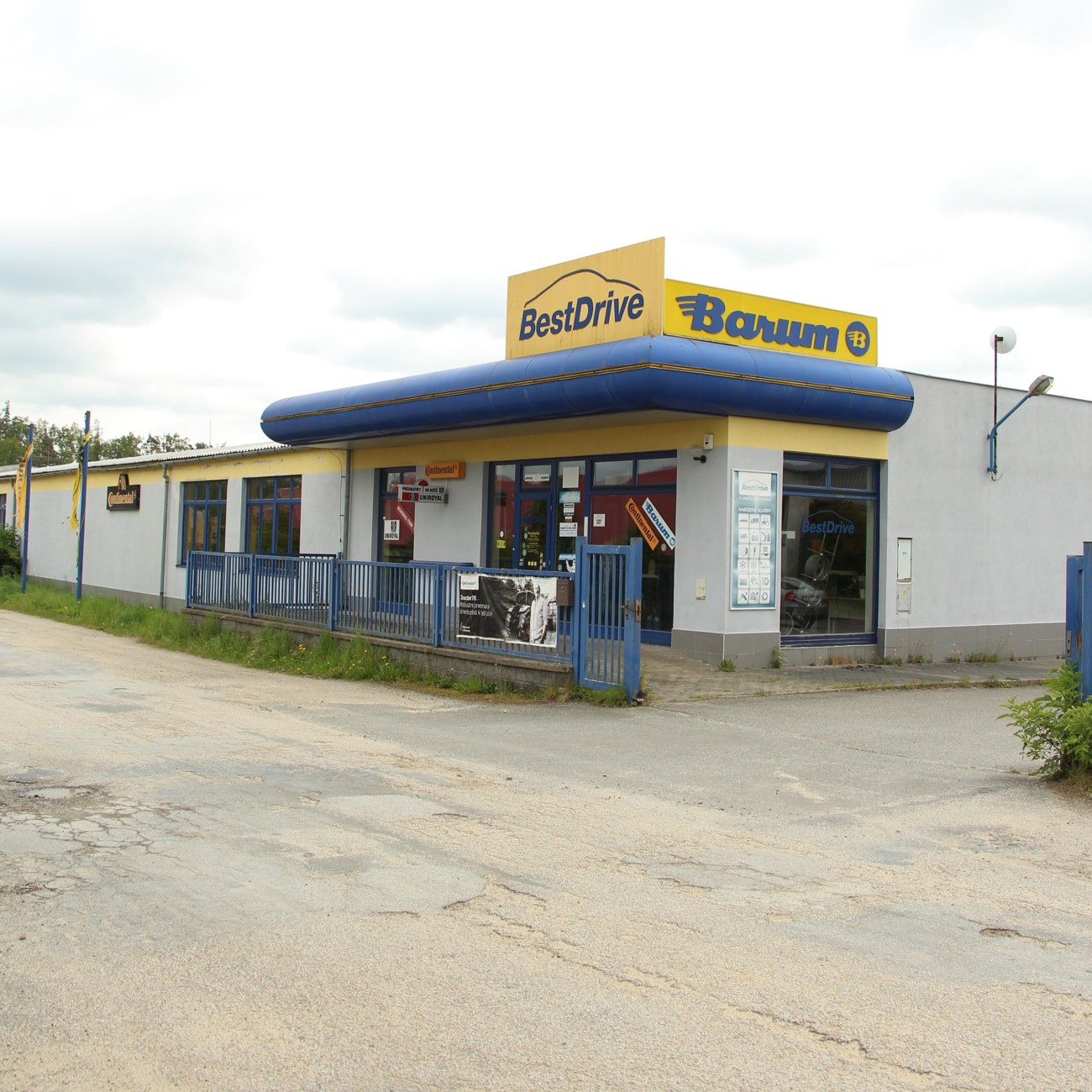 pneuservis-dacice.JPG