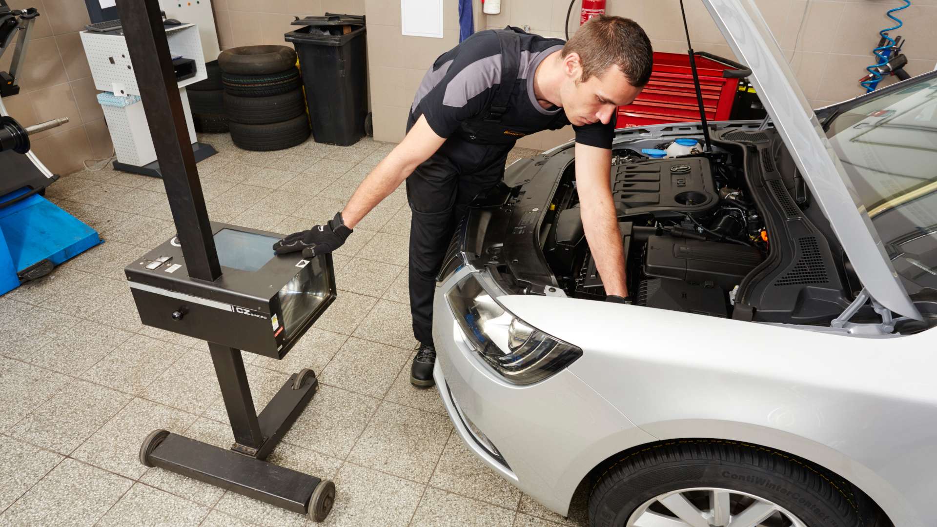 servis-svetel-1.jpg