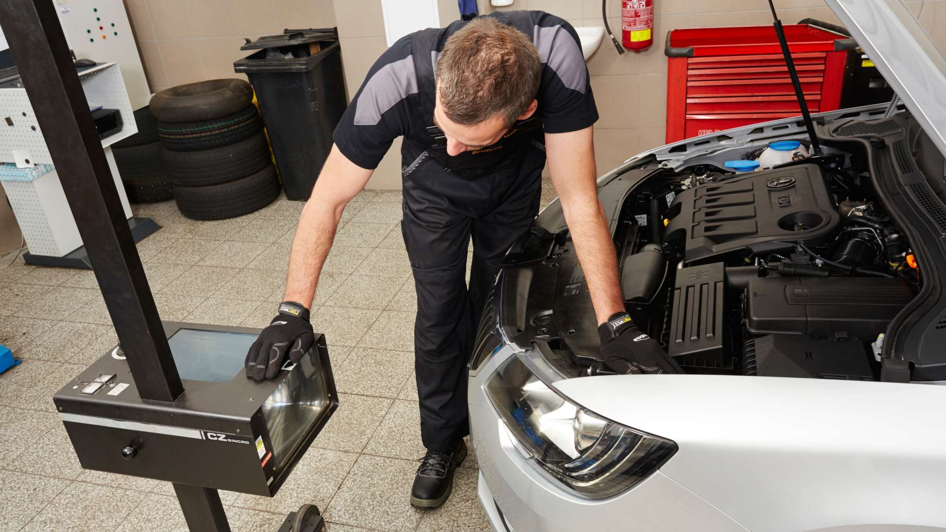 servis-svetel-2.jpg